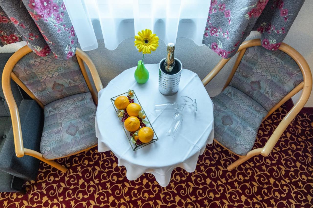 Pension&Café Abendröte Kurort Oybin Exteriör bild